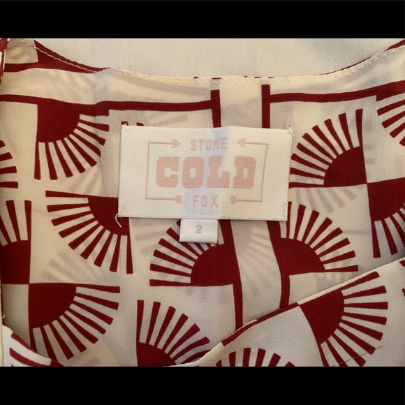 STONE COLD FOX Fan print top - Picture 2 of 9